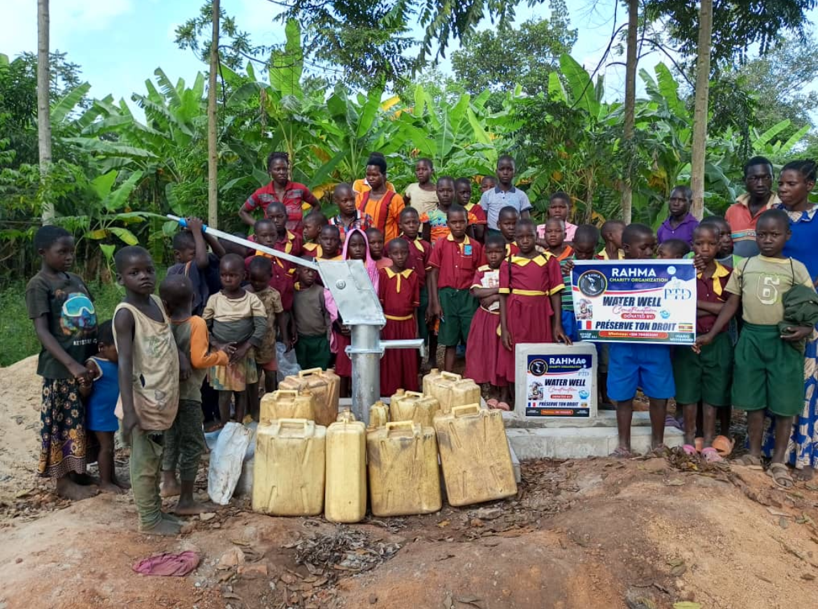 Puits d'eau potable financé par VidaCraft en Ouganda — projet réalisé 2024